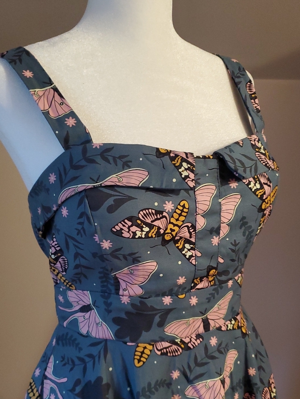 Moth Sun Dress - Picture 2 of 8